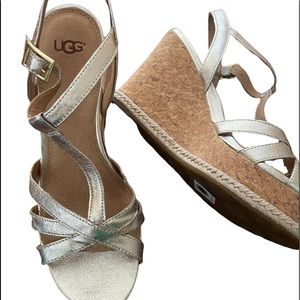 Ugg Melissa Wedge SZ 7 Gold